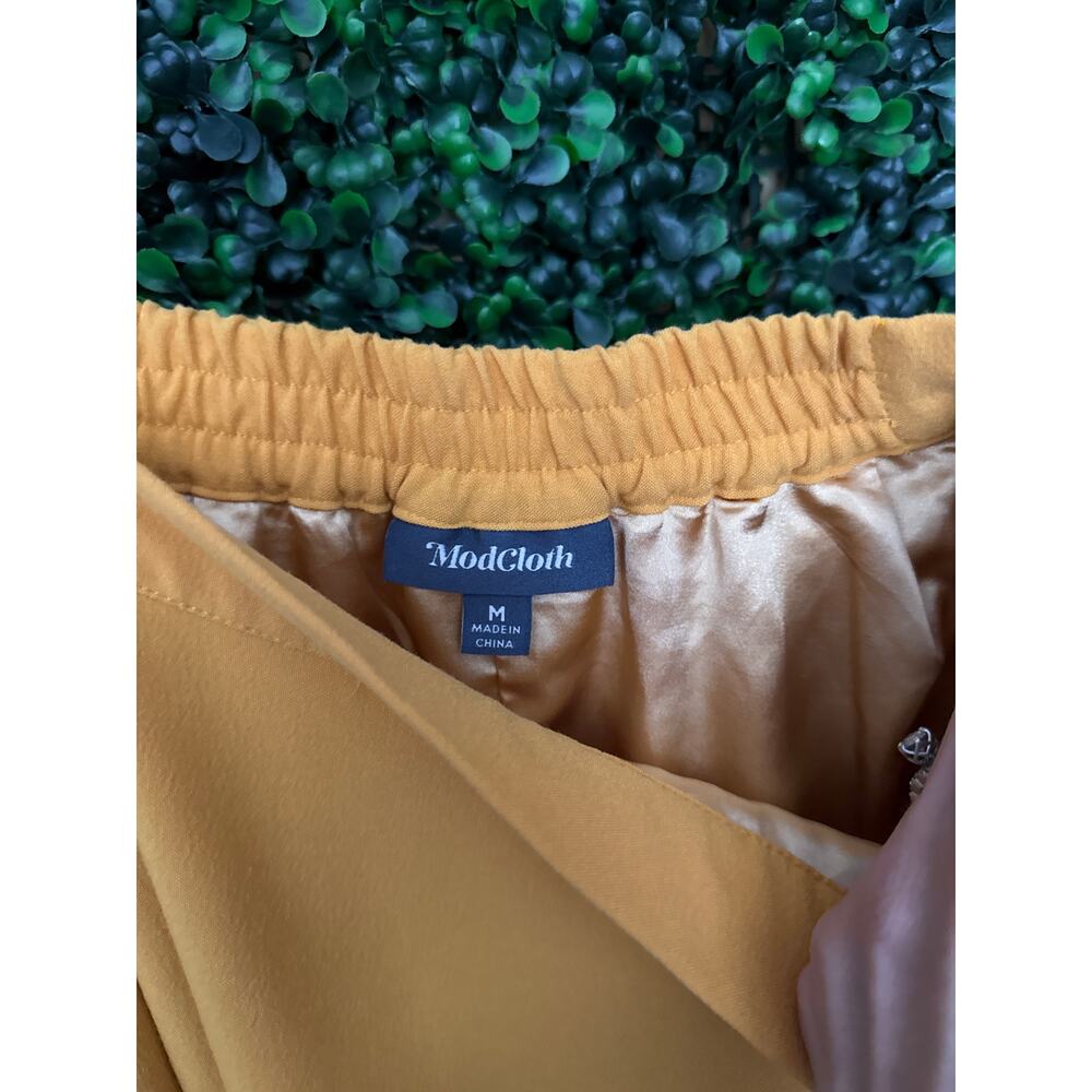 ModCloth, Mustard Skirt, women’s Size M - Picture 5 of 6